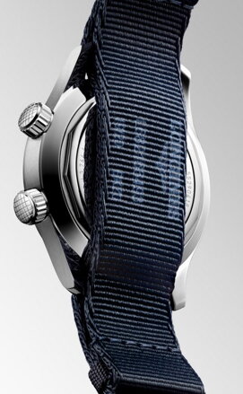 Hodinky Longines Legend Diver L3.764.4.90.2 Ø 39.00 mm