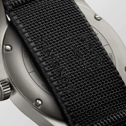 Titanové hodinky Longines Spirit L3.811.1.53.2 (L38111532)