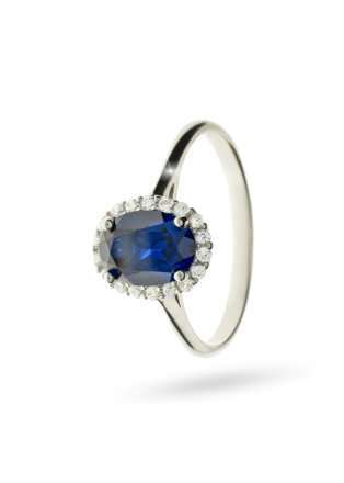 Prsteň z bieleho zlata s tmavo-modrým kameňom K960