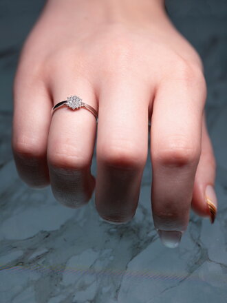 Prsteň z bieleho zlata s diamantmi R203 0,152 ct + darčekové balenie zdarma