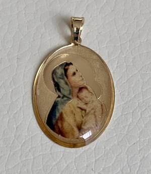 Prívesok zo žltého zlata s Pannou Máriou V019z