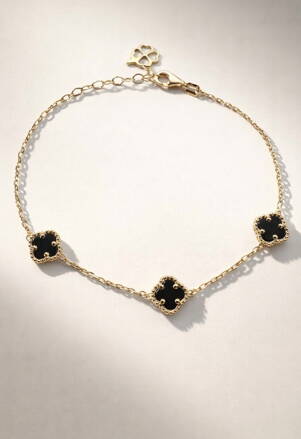 Náramok s čiernymi štvorlístkami K1680x 